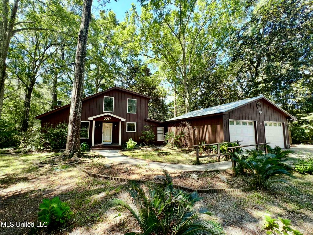 2217 Bayou View Circle, Gautier, MS 39553