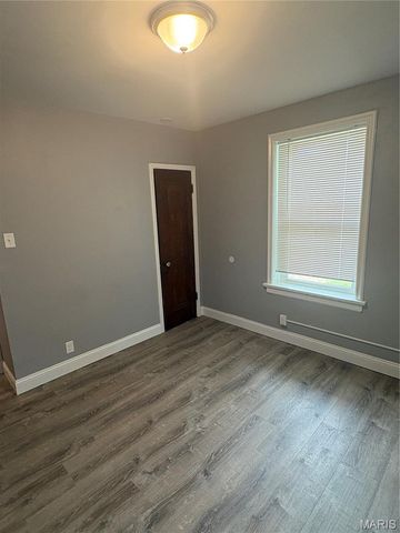 3829 Lawler Drive, Northwoods, MO 63121