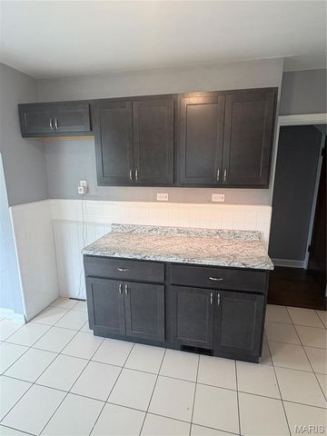 3829 Lawler Drive, Northwoods, MO 63121