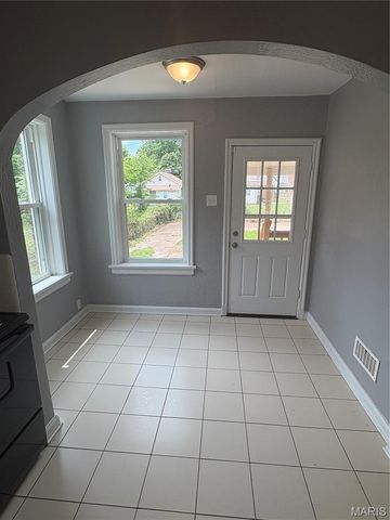 3829 Lawler Drive, Northwoods, MO 63121
