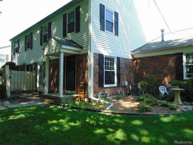 44167 Providence Drive 326, Clinton Charter Township, MI 48038