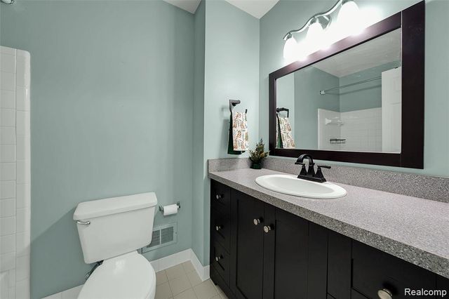 44167 Providence Drive 326, Clinton Charter Township, MI 48038