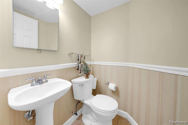 44167 Providence Drive 326, Clinton Charter Township, MI 48038