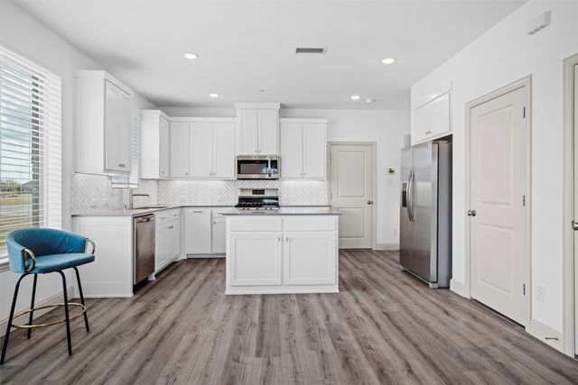 7053 Cedar Creek Drive, Grand Prairie, TX 75054
