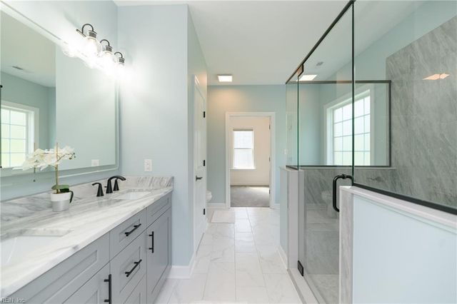 115 Osborn LN, Seaford, VA 23696