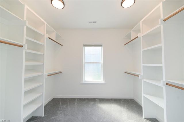 115 Osborn LN, Seaford, VA 23696