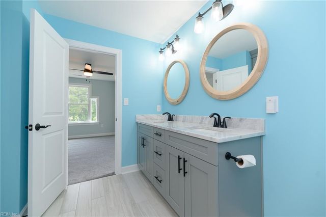 115 Osborn LN, Seaford, VA 23696