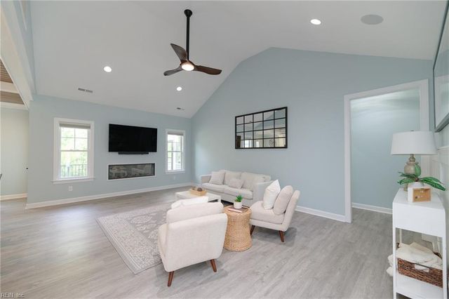 115 Osborn LN, Seaford, VA 23696