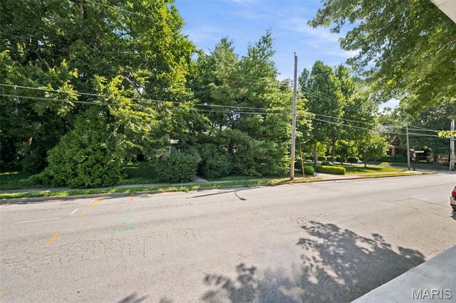 415 McDonough Street, St Charles, MO 63301