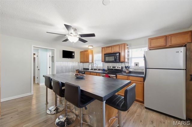 415 McDonough Street, St Charles, MO 63301