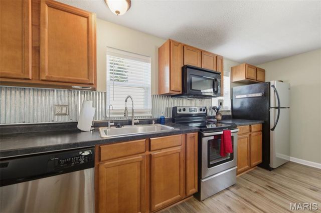 415 McDonough Street, St Charles, MO 63301