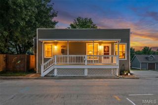 415 McDonough Street, St Charles, MO 63301