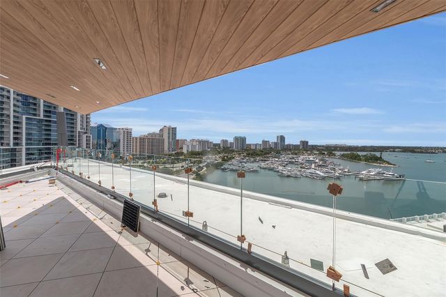 688 GOLDEN GATE POINT 801, Sarasota, FL 34236