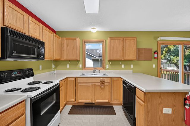 603 NE Oakhurst Drive, Grimes, IA 50111