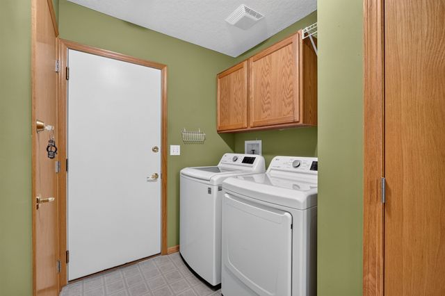 603 NE Oakhurst Drive, Grimes, IA 50111