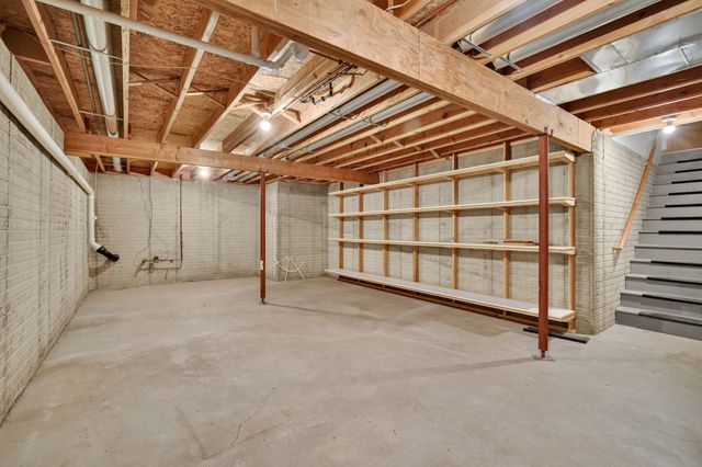 603 NE Oakhurst Drive, Grimes, IA 50111
