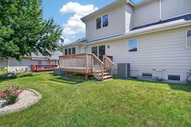 603 NE Oakhurst Drive, Grimes, IA 50111