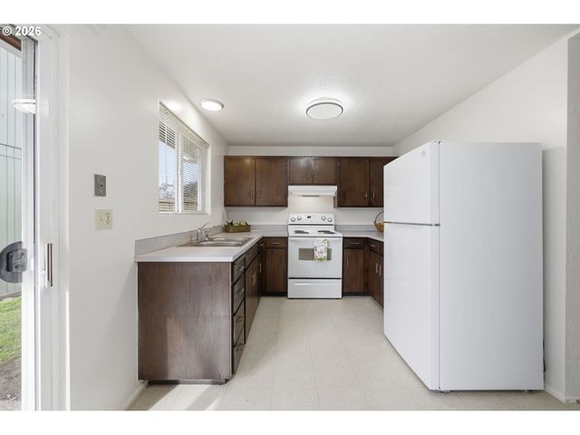 1674 HAYES St B, Eugene, OR 97402