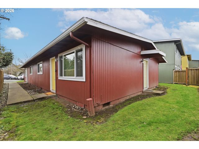 1674 HAYES St B, Eugene, OR 97402