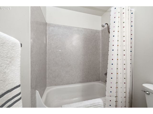 1674 HAYES St B, Eugene, OR 97402