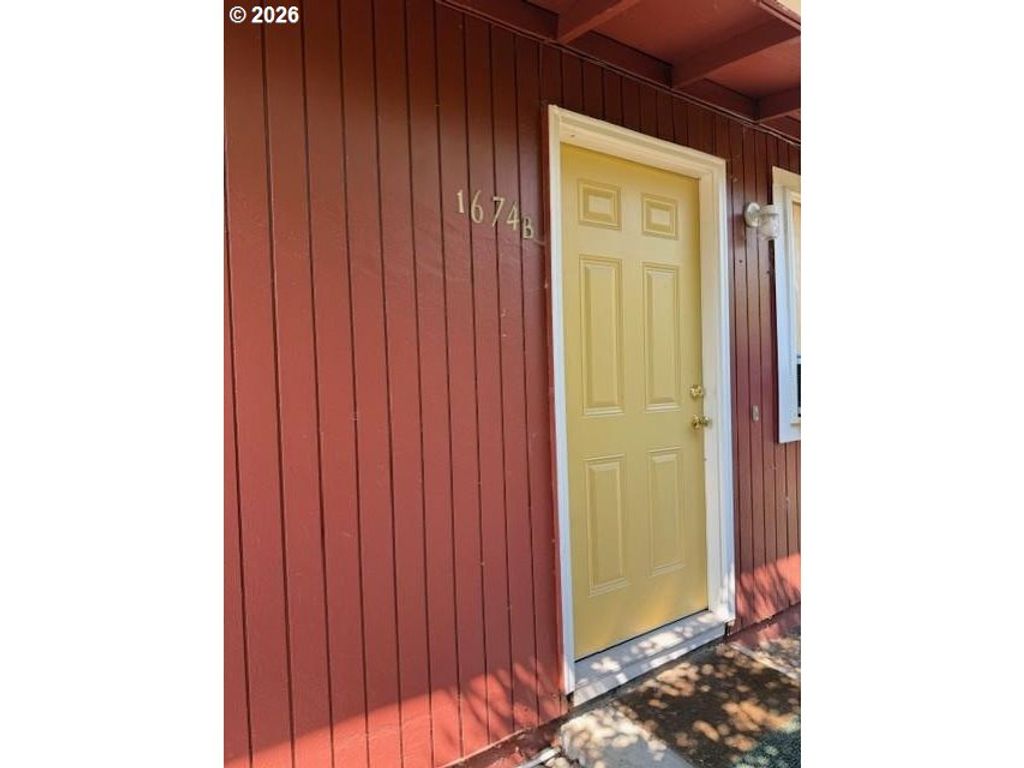 1674 HAYES St B, Eugene, OR 97402