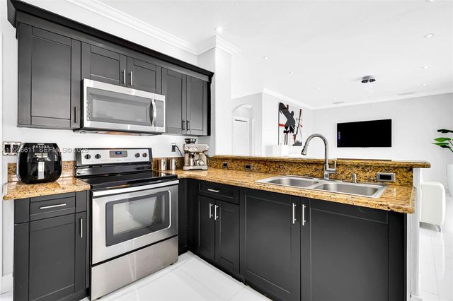 3002 SW 147th Ct, Miami, FL 33185