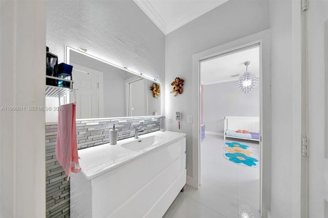 3002 SW 147th Ct, Miami, FL 33185