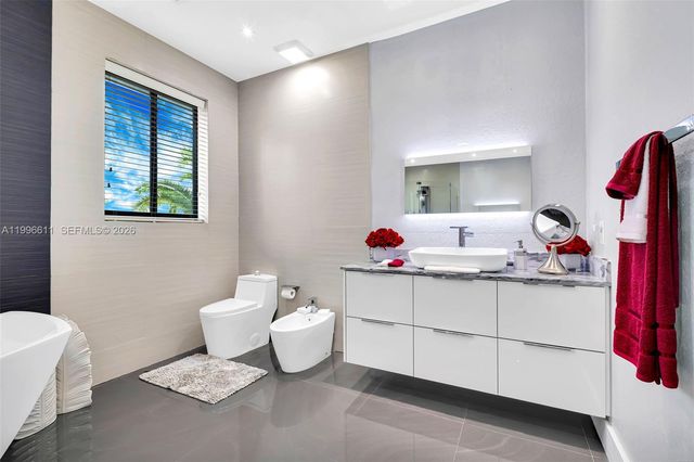 3002 SW 147th Ct, Miami, FL 33185