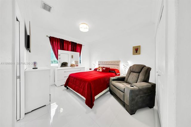 3002 SW 147th Ct, Miami, FL 33185