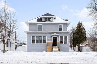 1114 S 1st Avenue, Escanaba, MI 49829