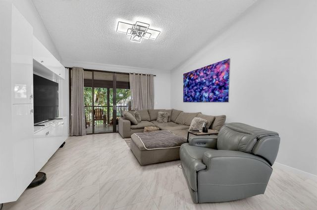 7563 Glendevon Lane 1306, Delray Beach, FL 33446
