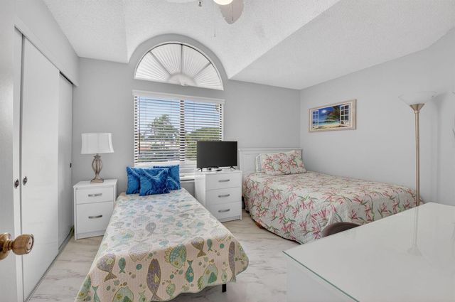 7563 Glendevon Lane 1306, Delray Beach, FL 33446