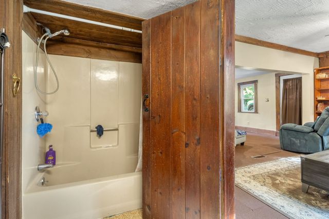 22 Dick Dame Lane, Farmington, NH 03835