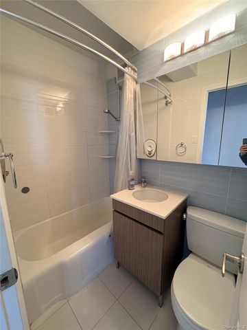 99-05 63rd Dr 11R, Rego Park, NY 11374