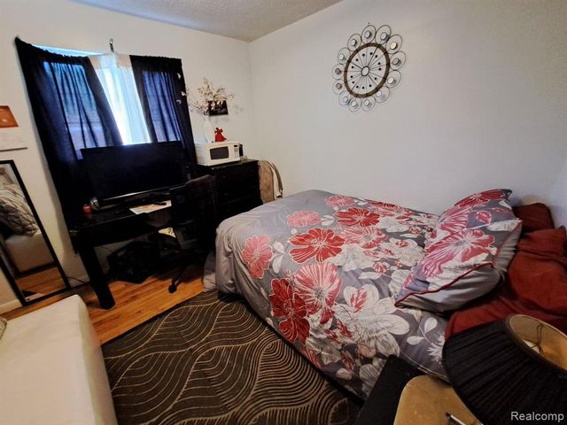 12275 E 11 Mile Road, Warren, MI 48091
