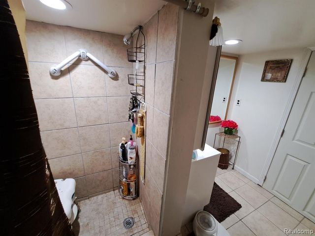 12275 E 11 Mile Road, Warren, MI 48091