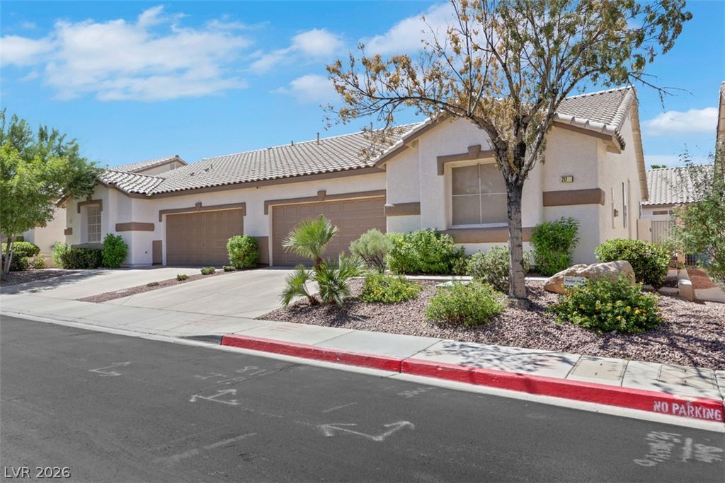 217 Crown Imperial Street, Henderson, NV 89074 — photo 2