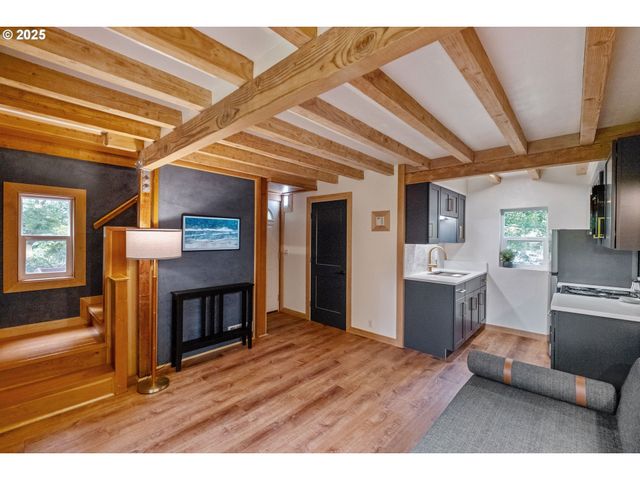5661 Buck Lake Rd, Florence, OR 97439
