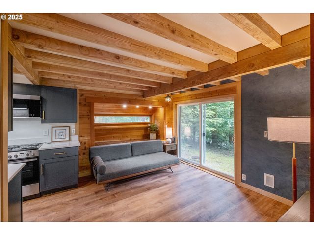 5661 Buck Lake Rd, Florence, OR 97439