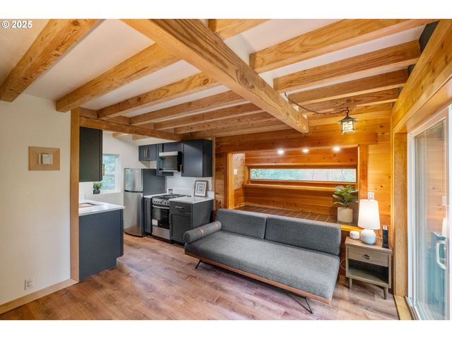 5661 Buck Lake Rd, Florence, OR 97439