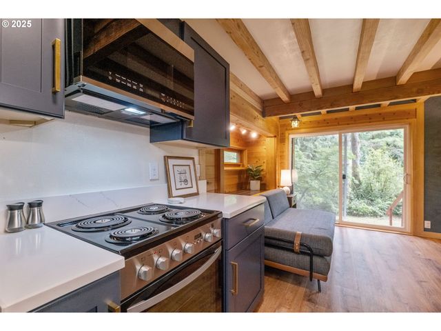 5661 Buck Lake Rd, Florence, OR 97439