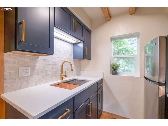 5661 Buck Lake Rd, Florence, OR 97439