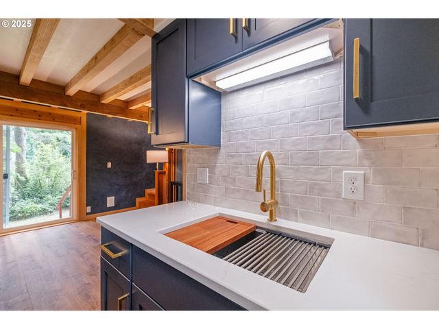 5661 Buck Lake Rd, Florence, OR 97439