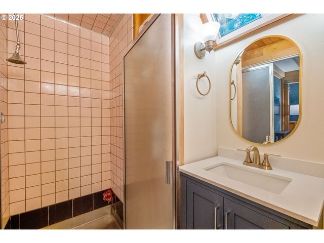 5661 Buck Lake Rd, Florence, OR 97439