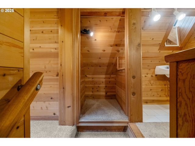5661 Buck Lake Rd, Florence, OR 97439