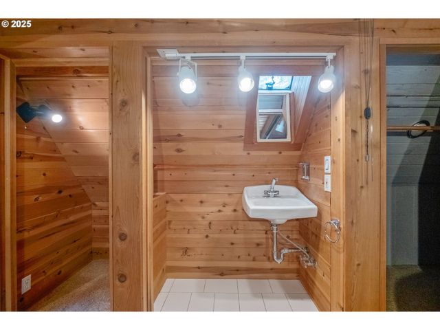 5661 Buck Lake Rd, Florence, OR 97439