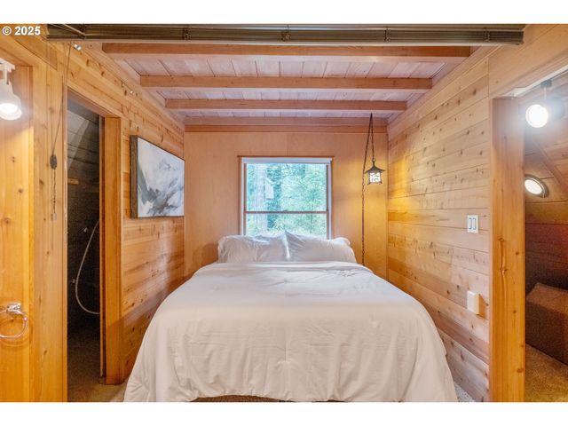 5661 Buck Lake Rd, Florence, OR 97439