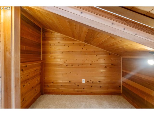 5661 Buck Lake Rd, Florence, OR 97439