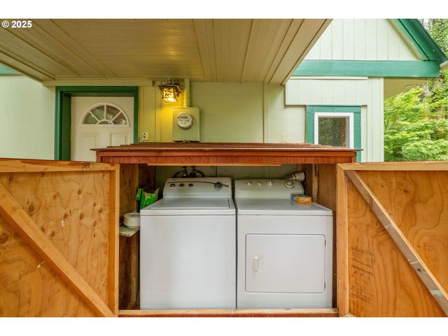 5661 Buck Lake Rd, Florence, OR 97439