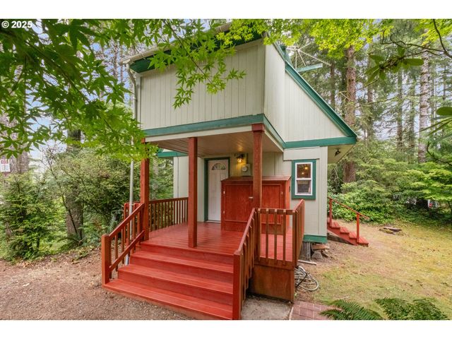 5661 Buck Lake Rd, Florence, OR 97439